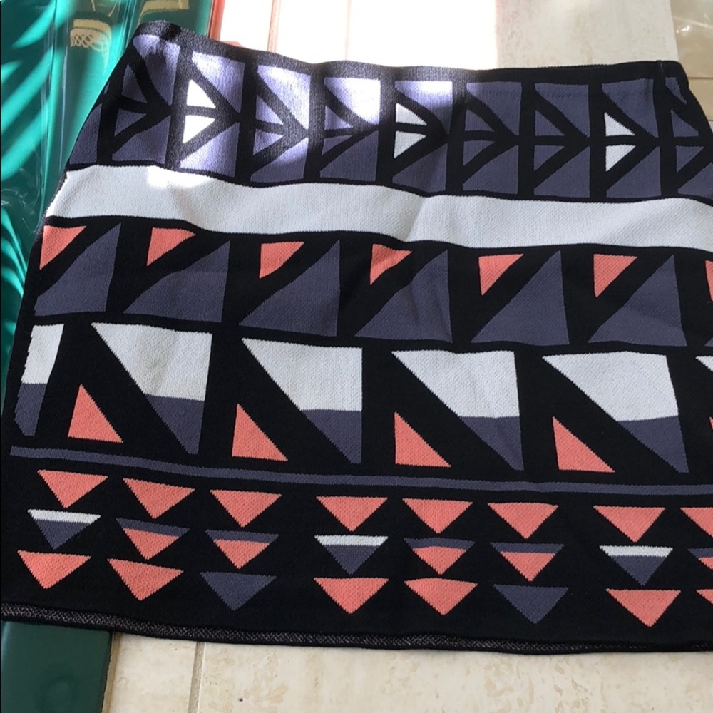 Rachel Roy stretch knot skirt. Large